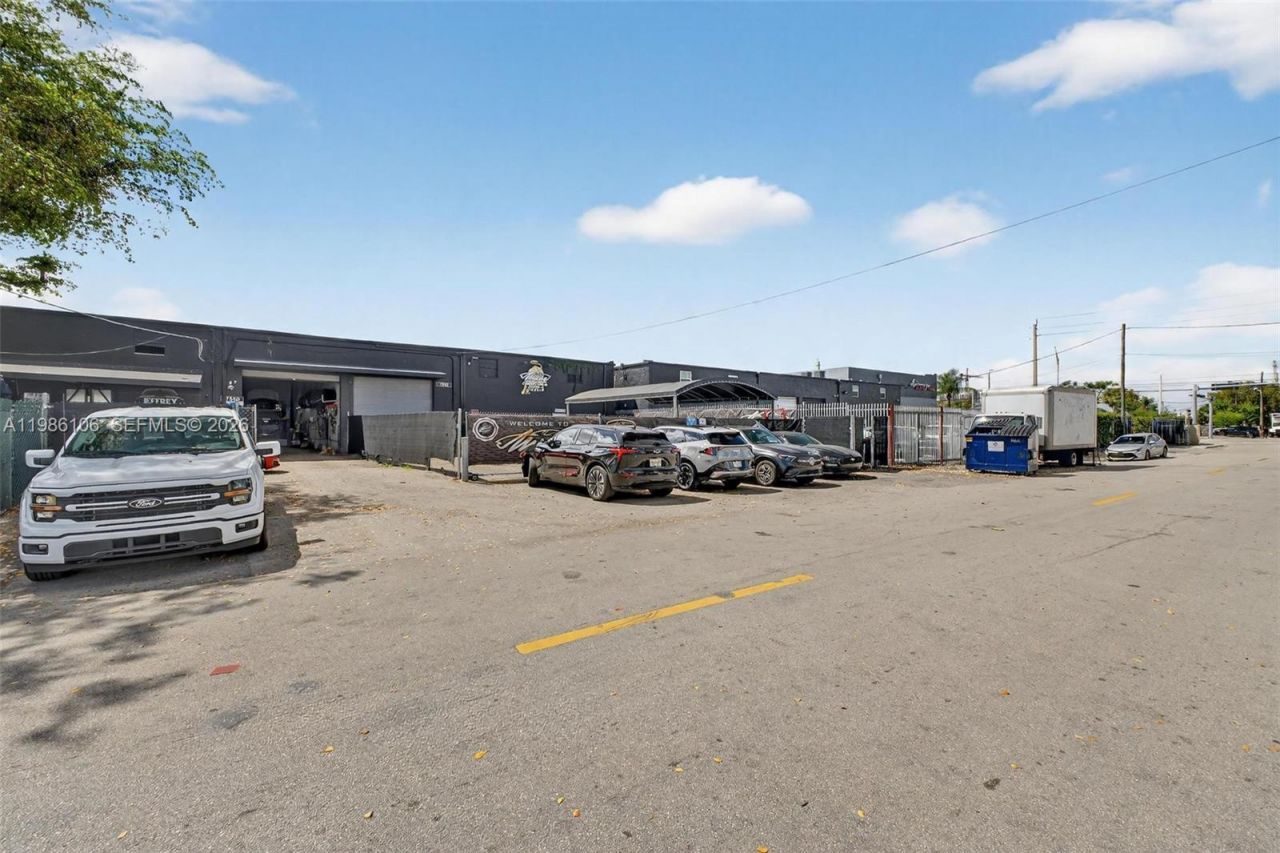 0000 NW 56 , Doral, FL 33166 Photo