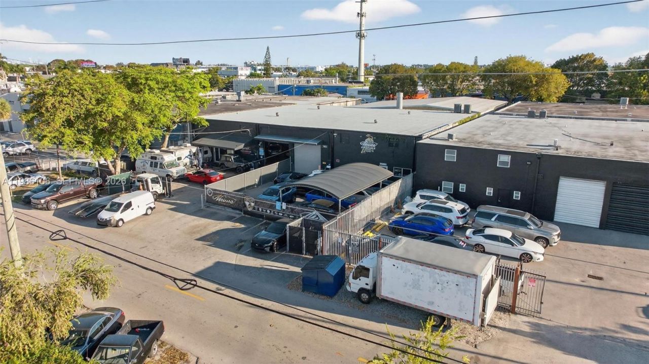 0000 NW 56 , Doral, FL 33166 Photo