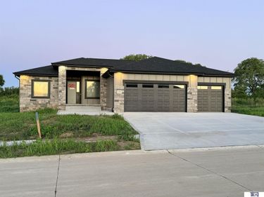12511 S 87 Street, Papillion, NE 68046