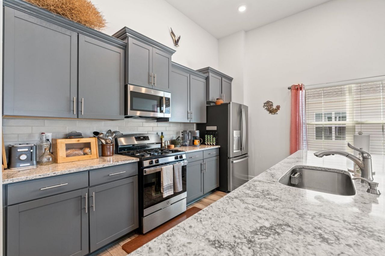 2037 Great Blue Heron Dr. Photo 6