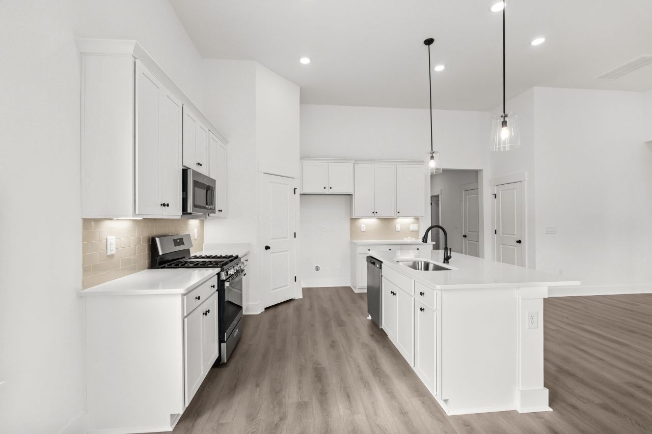 752 Sun Colony Blvd. Photo 10