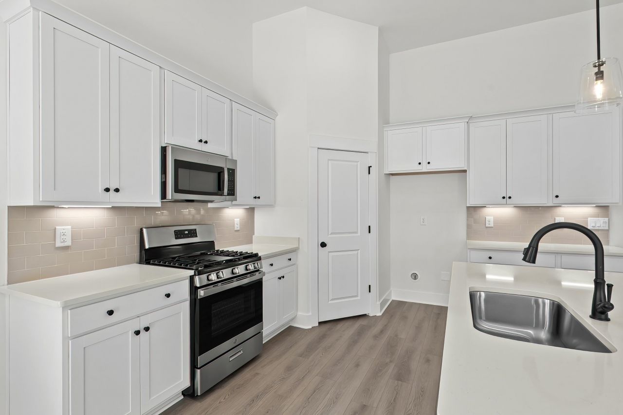 752 Sun Colony Blvd. Photo 11