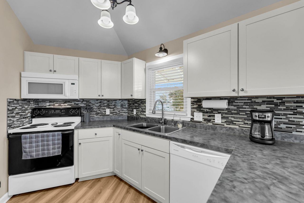 417 Palmetto Boulevard Photo 9