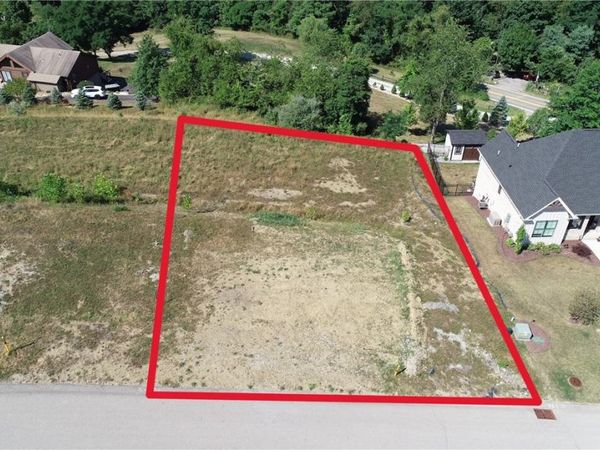 4003 Shenandoah Dr, Jefferson Hills, PA 15025