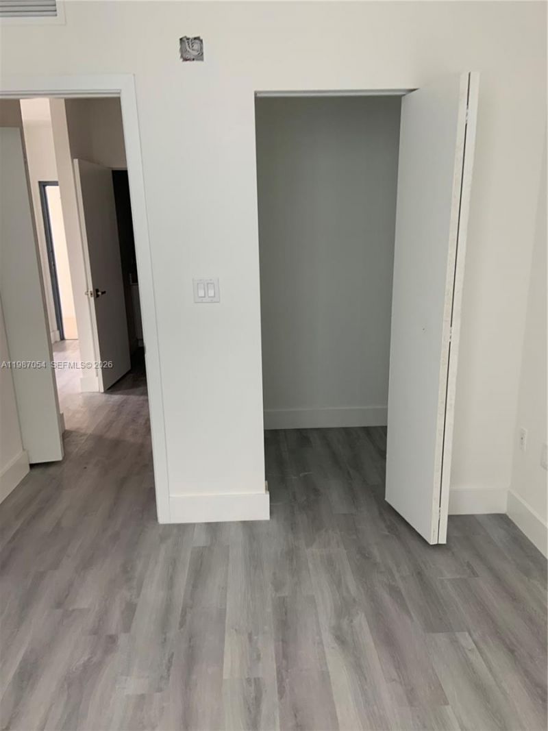 853 E 24th St, Unit 304, Hialeah, FL 33013 Photo