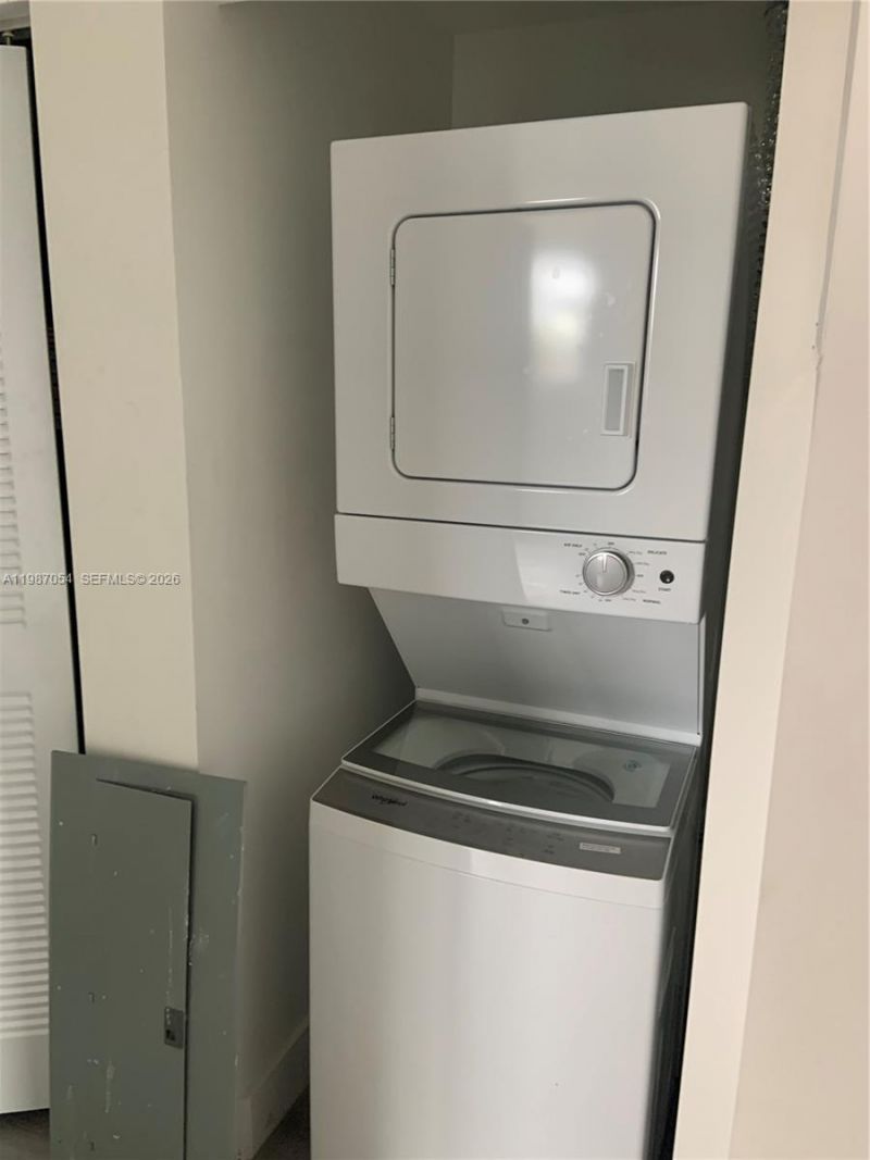 853 E 24th St, Unit 304, Hialeah, FL 33013 Photo