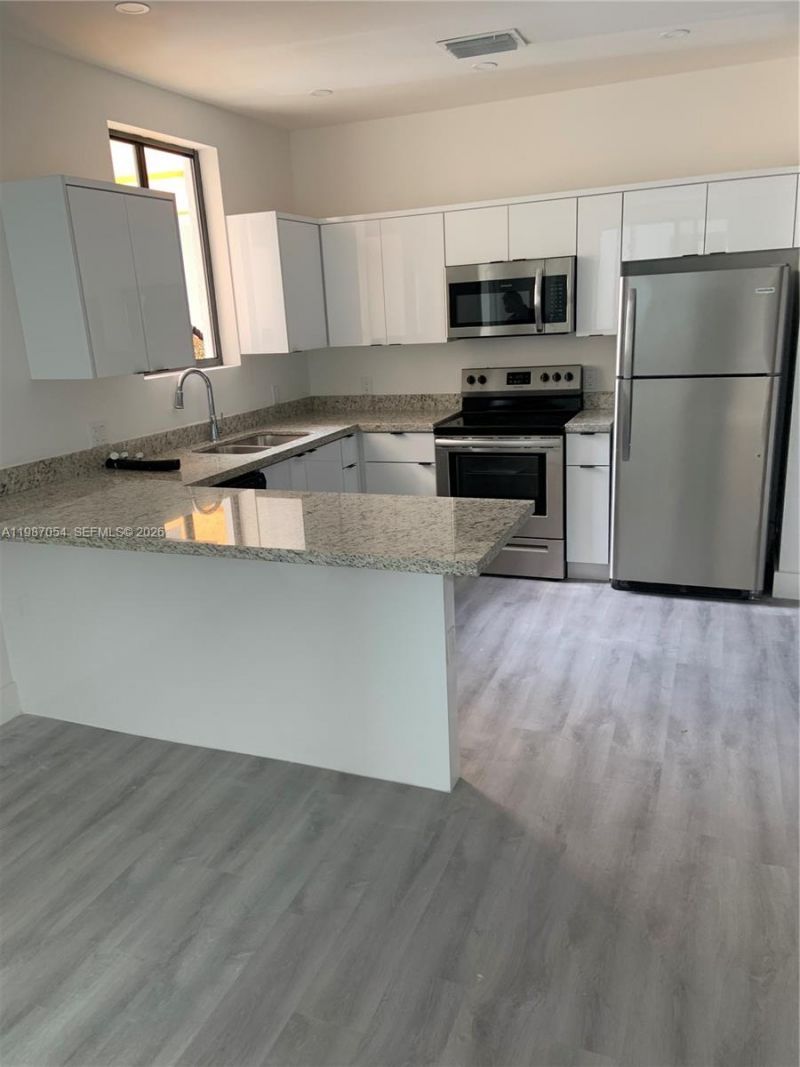 853 E 24th St, Unit 304, Hialeah, FL 33013 Photo