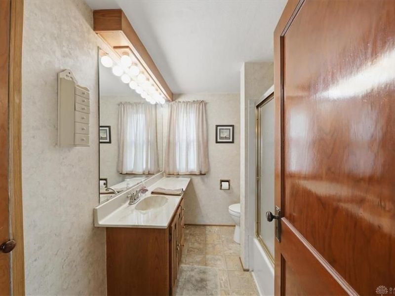 306 N Bechtle Avenue, Springfield, OH 45504 Photo 17