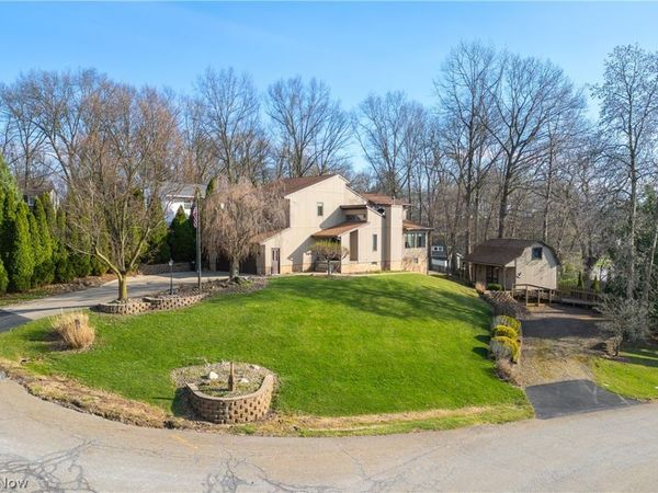 5124 Beachview Circle NW, Canton, OH 44708