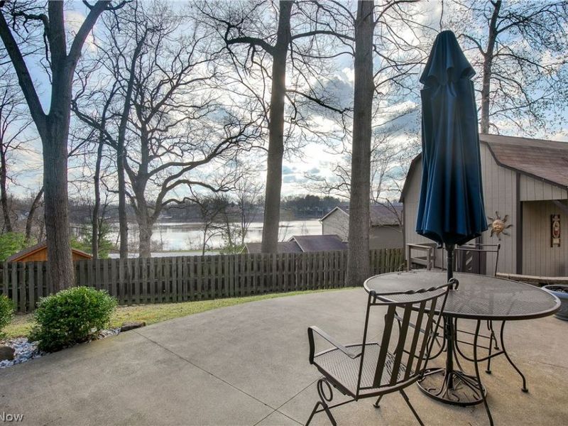 5124 Beachview Circle NW, Canton, OH 44708 Photo 10