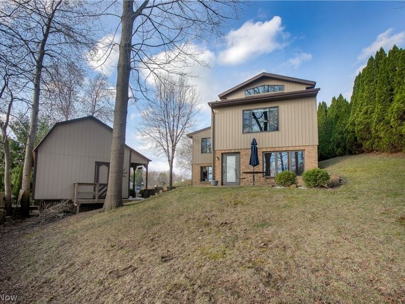 5124 Beachview Circle NW, Canton, OH 44708 Photo 15