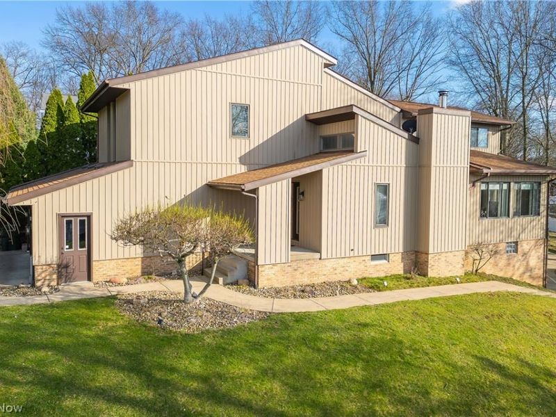 5124 Beachview Circle NW, Canton, OH 44708 Photo 7