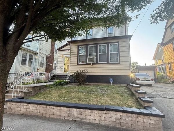 794 Lake St, Newark, NJ 07104