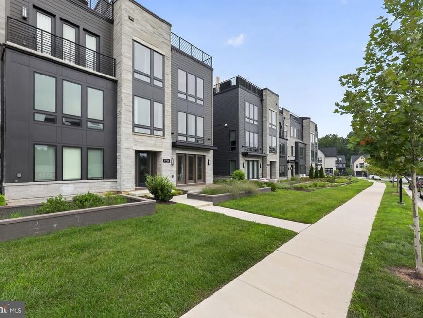 9756 Windflower Way, Bethesda, MD 20817 Main Photo