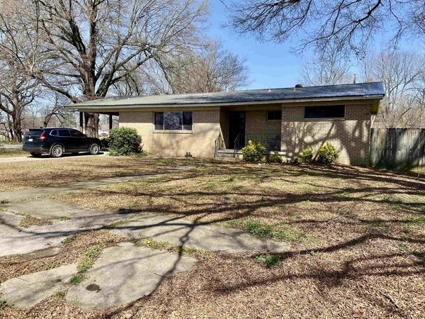 401 E Gum, Walnut Ridge, AR 72476