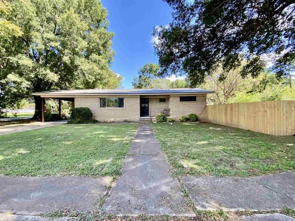 401 E Gum, Walnut Ridge, AR 72476