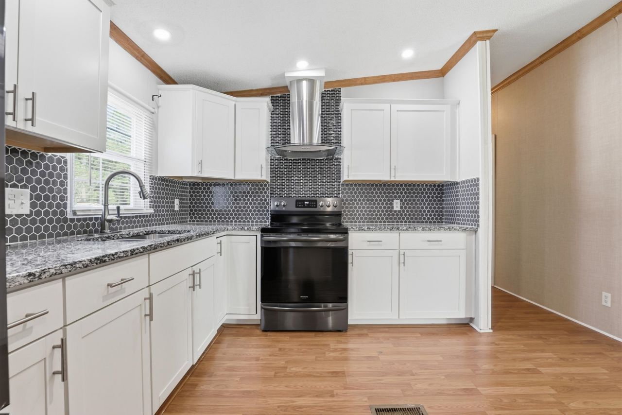 335 Bright Leaf Rd. Photo 8