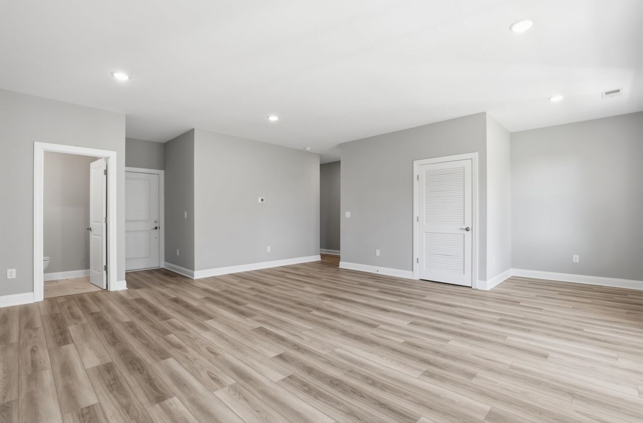 1312 Battery Park Dr. Photo 10