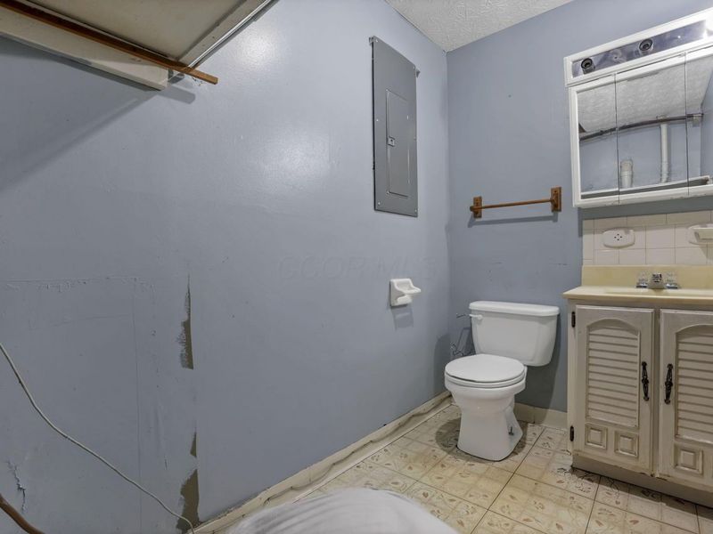 435 Carolann Avenue, Columbus, OH 43207 Photo 30