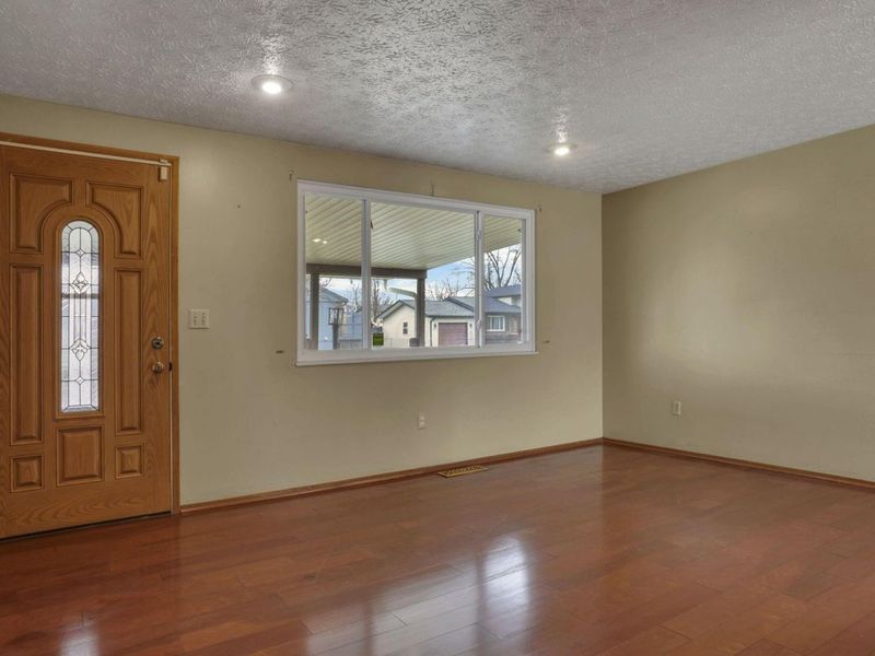 435 Carolann Avenue, Columbus, OH 43207 Photo 8