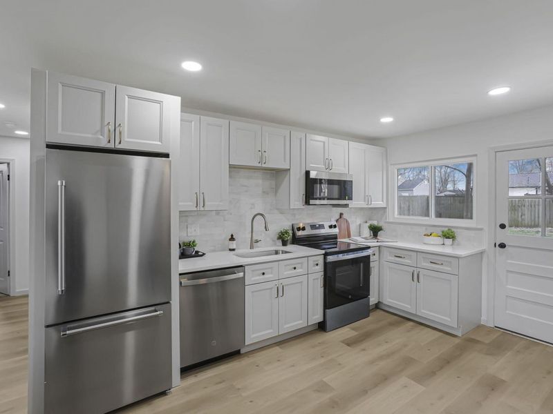 727 Kettering Road, Columbus, OH 43202 Photo 12