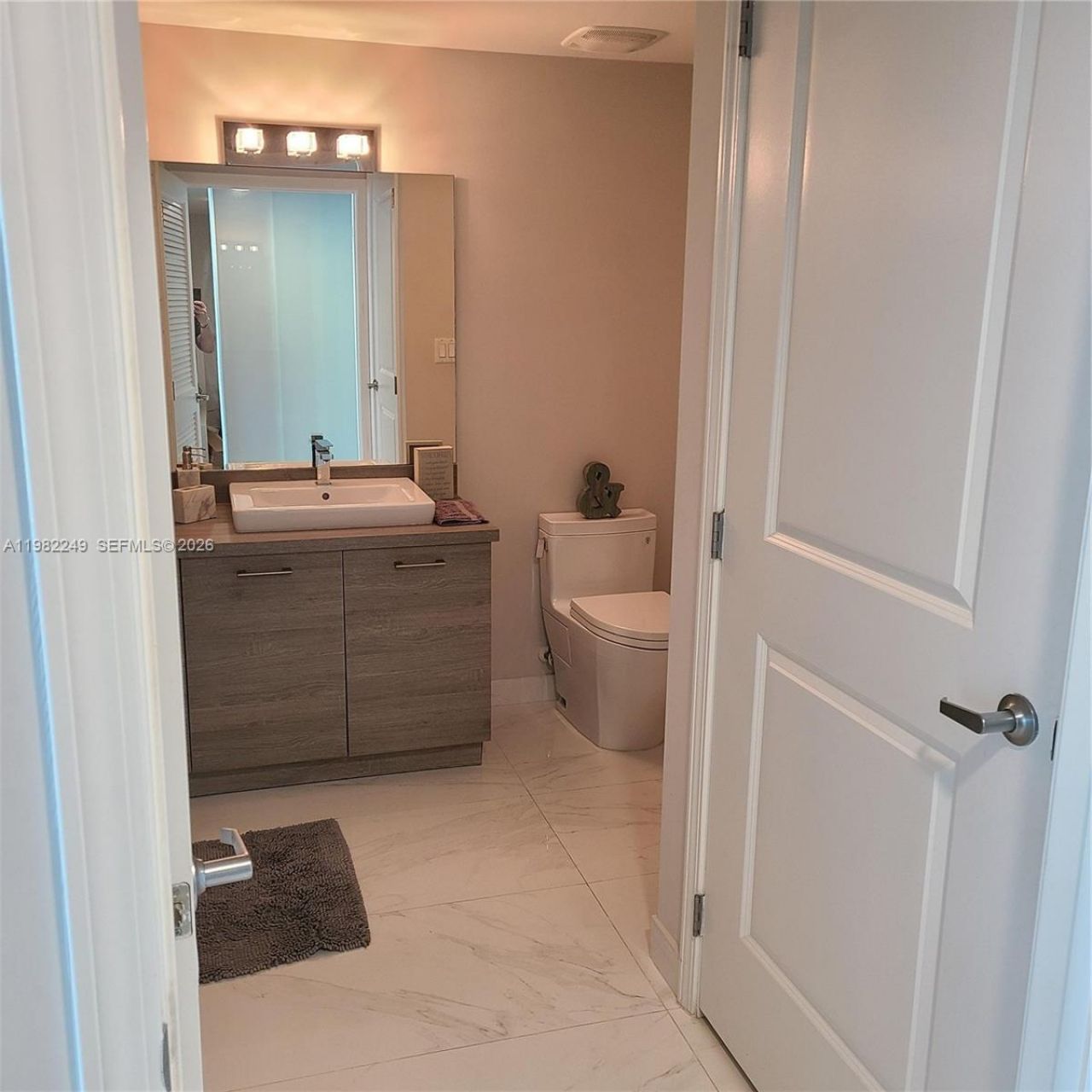 400 Sunny Isles Blvd , Unit 717, Sunny Isles Beach, FL 33160 Photo