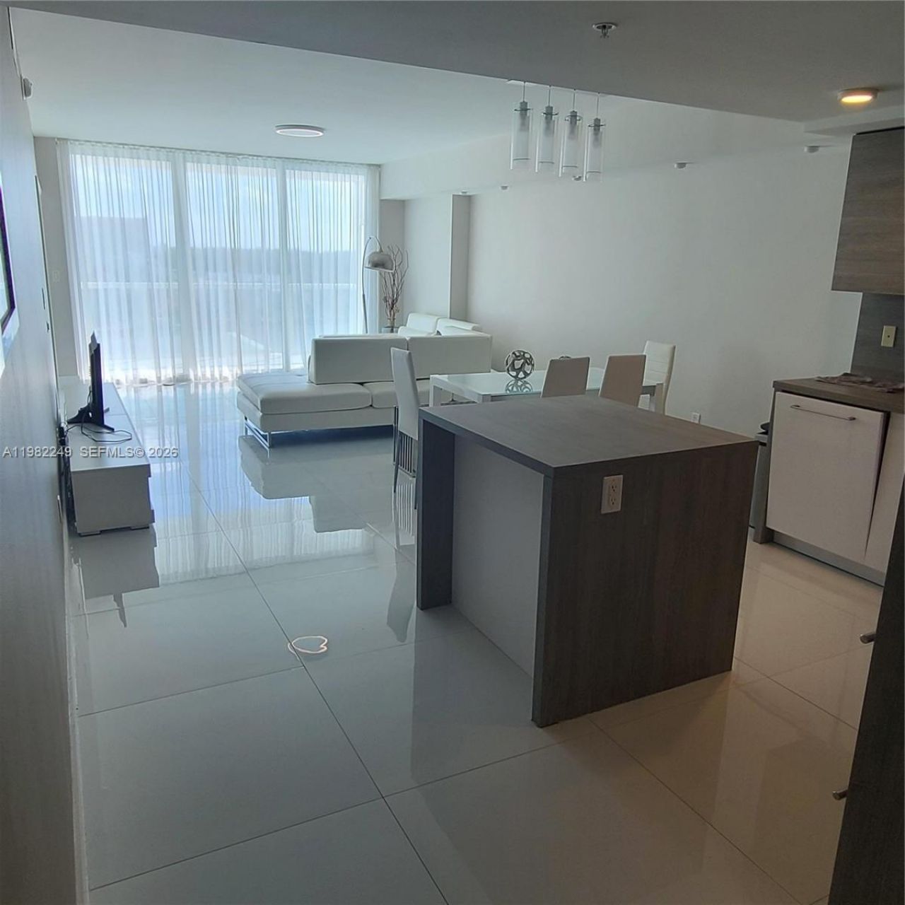 400 Sunny Isles Blvd , Unit 717, Sunny Isles Beach, FL 33160 Photo