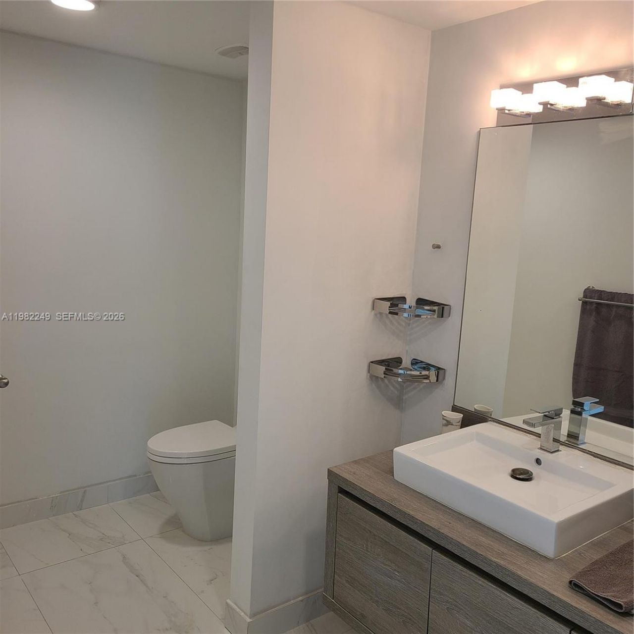 400 Sunny Isles Blvd , Unit 717, Sunny Isles Beach, FL 33160 Photo
