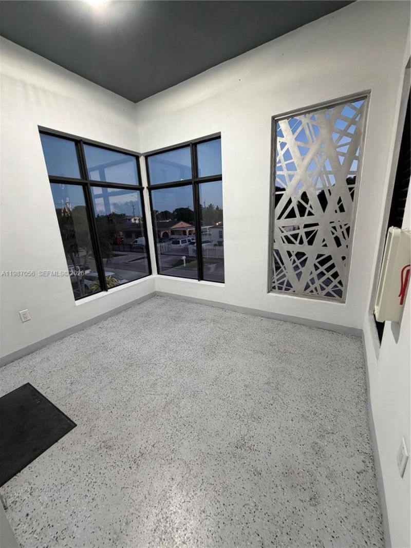 859 E 24th St, Unit 404, Hialeah, FL 33013 Photo