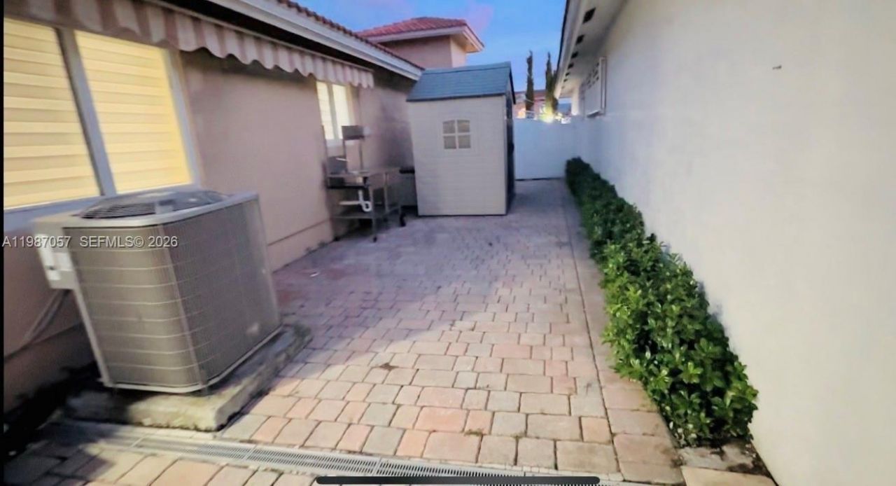 8807 NW 109th Ter, Hialeah Gardens, FL 33018 Photo