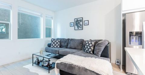 191 Log Pond Ln, Sacramento, CA 95818 Photo