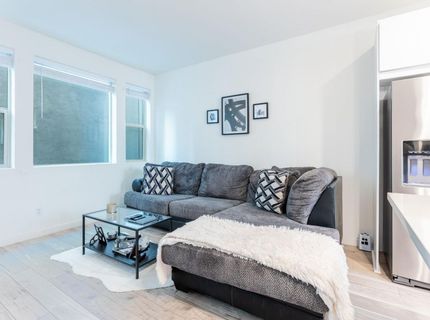 191 Log Pond Ln, Sacramento, CA 95818 Photo