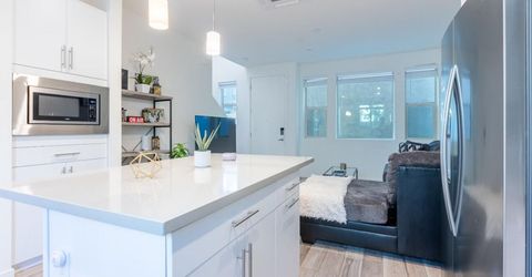 191 Log Pond Ln, Sacramento, CA 95818 Photo