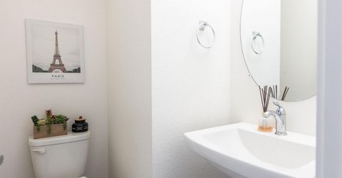 191 Log Pond Ln, Sacramento, CA 95818 Photo