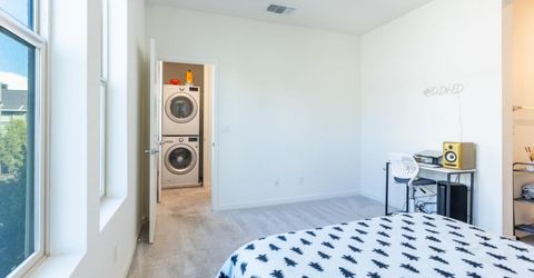 191 Log Pond Ln, Sacramento, CA 95818 Photo