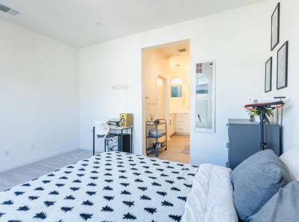 191 Log Pond Ln, Sacramento, CA 95818 Photo