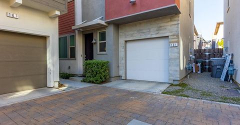 191 Log Pond Ln, Sacramento, CA 95818 Photo