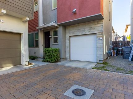 191 Log Pond Ln, Sacramento, CA 95818 Photo