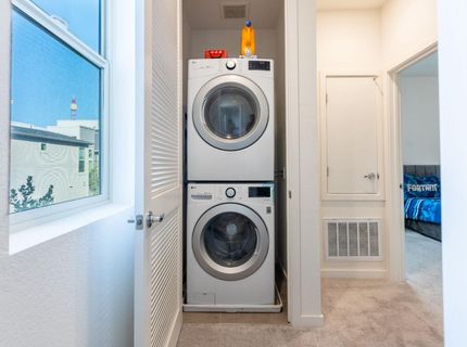 191 Log Pond Ln, Sacramento, CA 95818 Photo