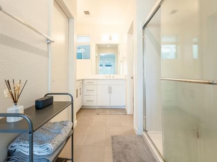 191 Log Pond Ln, Sacramento, CA 95818 Photo