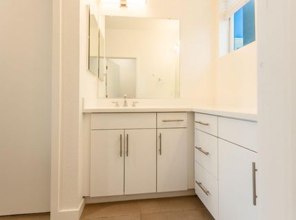 191 Log Pond Ln, Sacramento, CA 95818 Photo