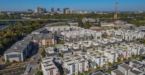 191 Log Pond Ln, Sacramento, CA 95818 Photo