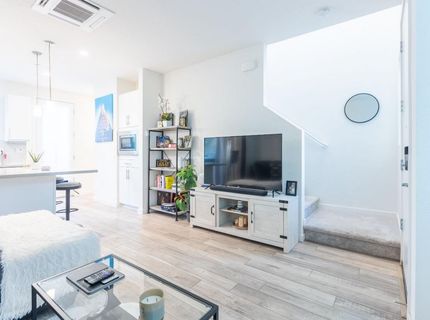 191 Log Pond Ln, Sacramento, CA 95818 Photo