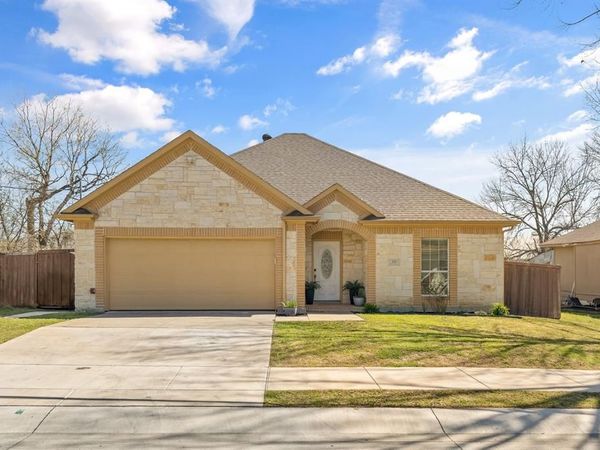 215 N 2nd Street, Princeton, TX 75407