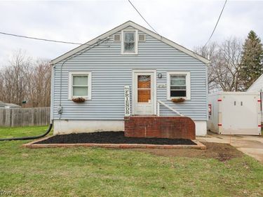 2721 Meadow Drive, Akron, OH 44312