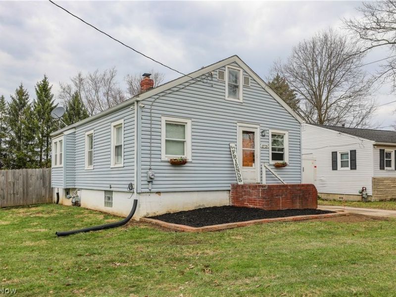 2721 Meadow Drive , Akron, OH 44312 Photo 2