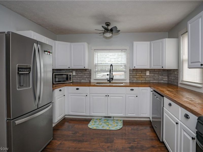 2721 Meadow Drive , Akron, OH 44312 Photo 7