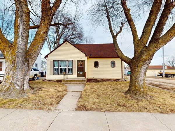 518 N 11TH ST, Cherokee, IA 51012