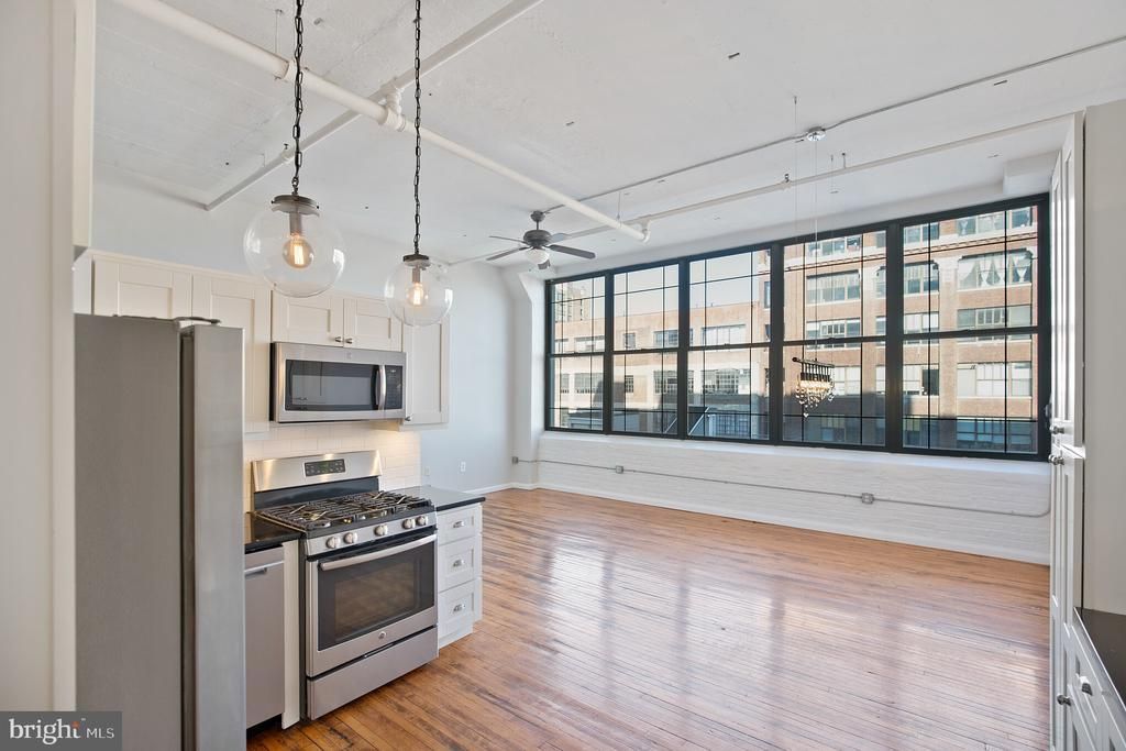 314 N 12th Street, Unit 403, Philadelphia, PA 19107 Main Photo