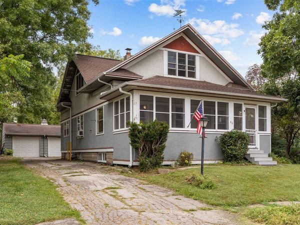 56 North Ave , Central City, IA 52214